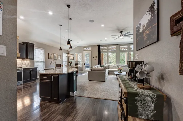 $354,900 | 1996 Elkington Circle, Conroe, TX 77304