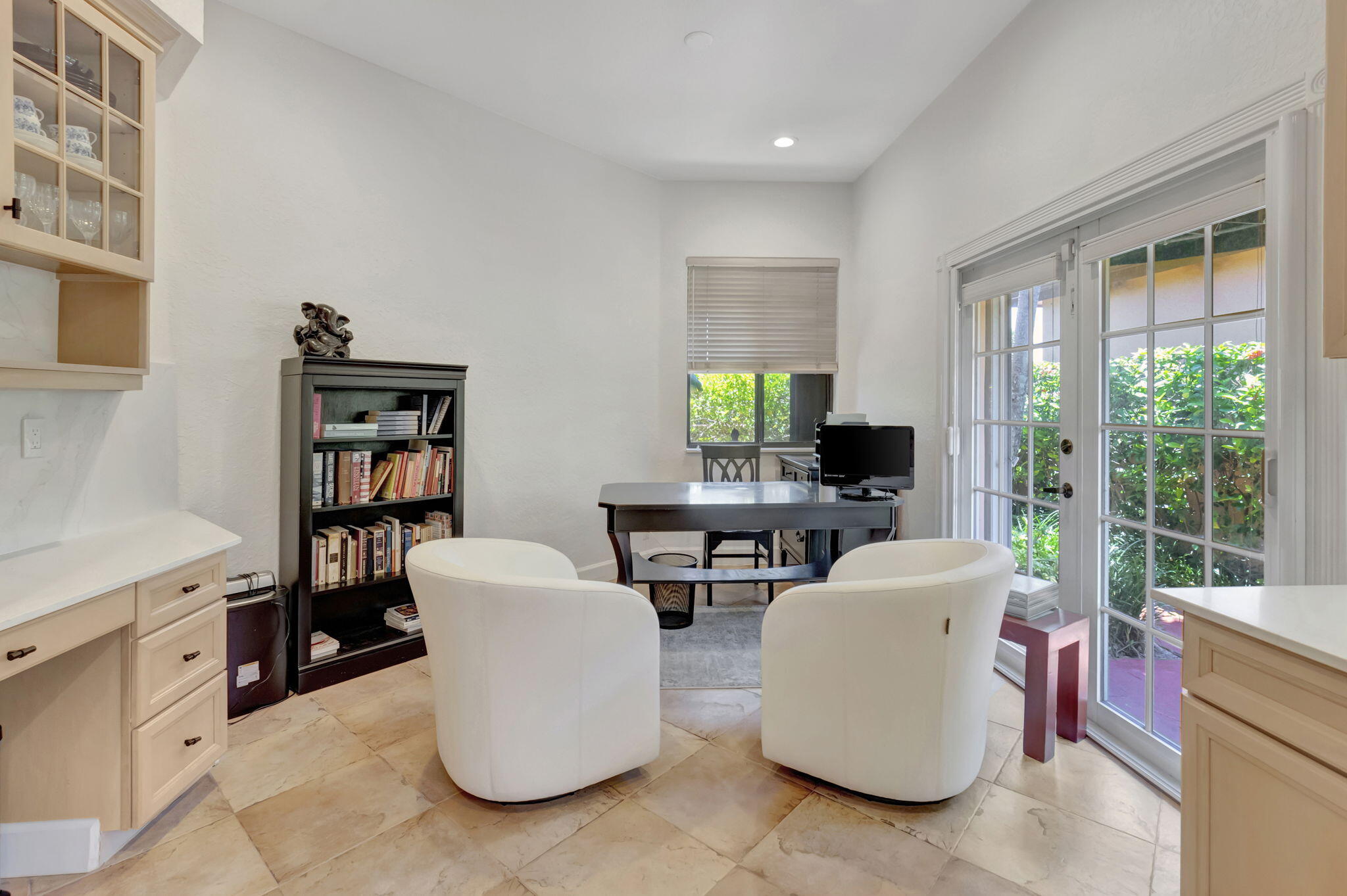 6403 Via Rosa Boca Raton, FL 33433 - Photo 23 of 46 a living room with furniture and a flat screen tv