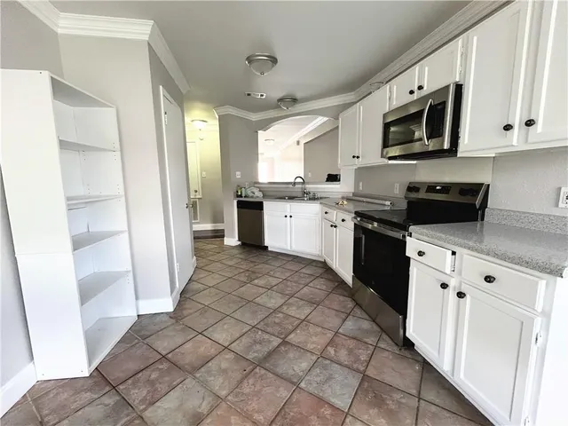 $2,200 | 3933 Aspen Drive, Harvey, LA 70058