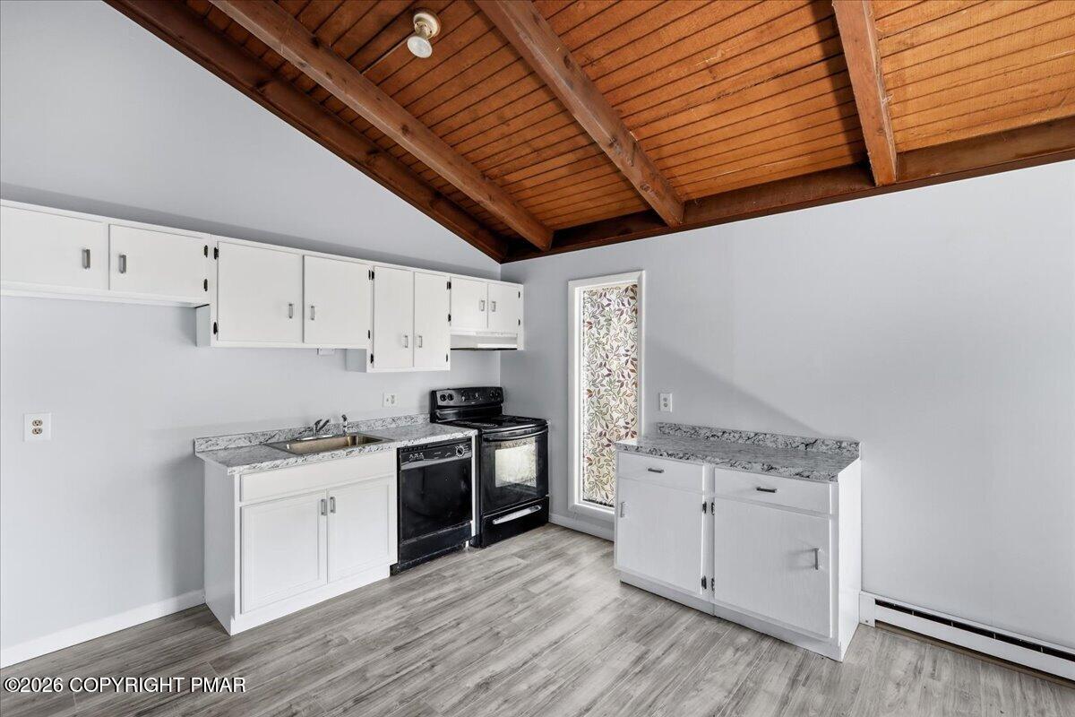 4774 Pine Ridge Drive West Bushkill, PA 18324 - Photo 6 of 23 Kitchen