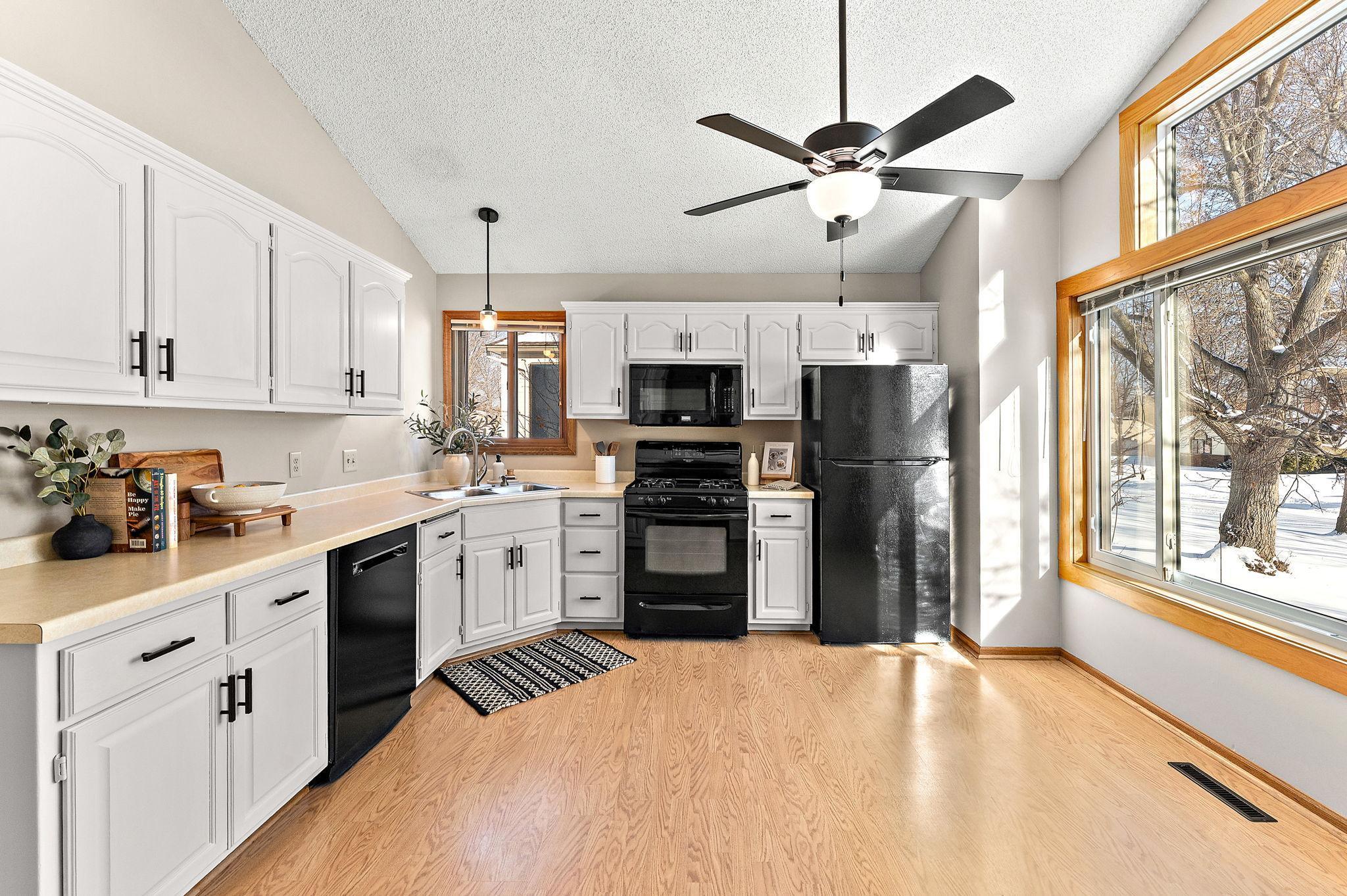 13168 Crocus Street Northwest Coon Rapids, MN 55448 - Photo 8 of 51