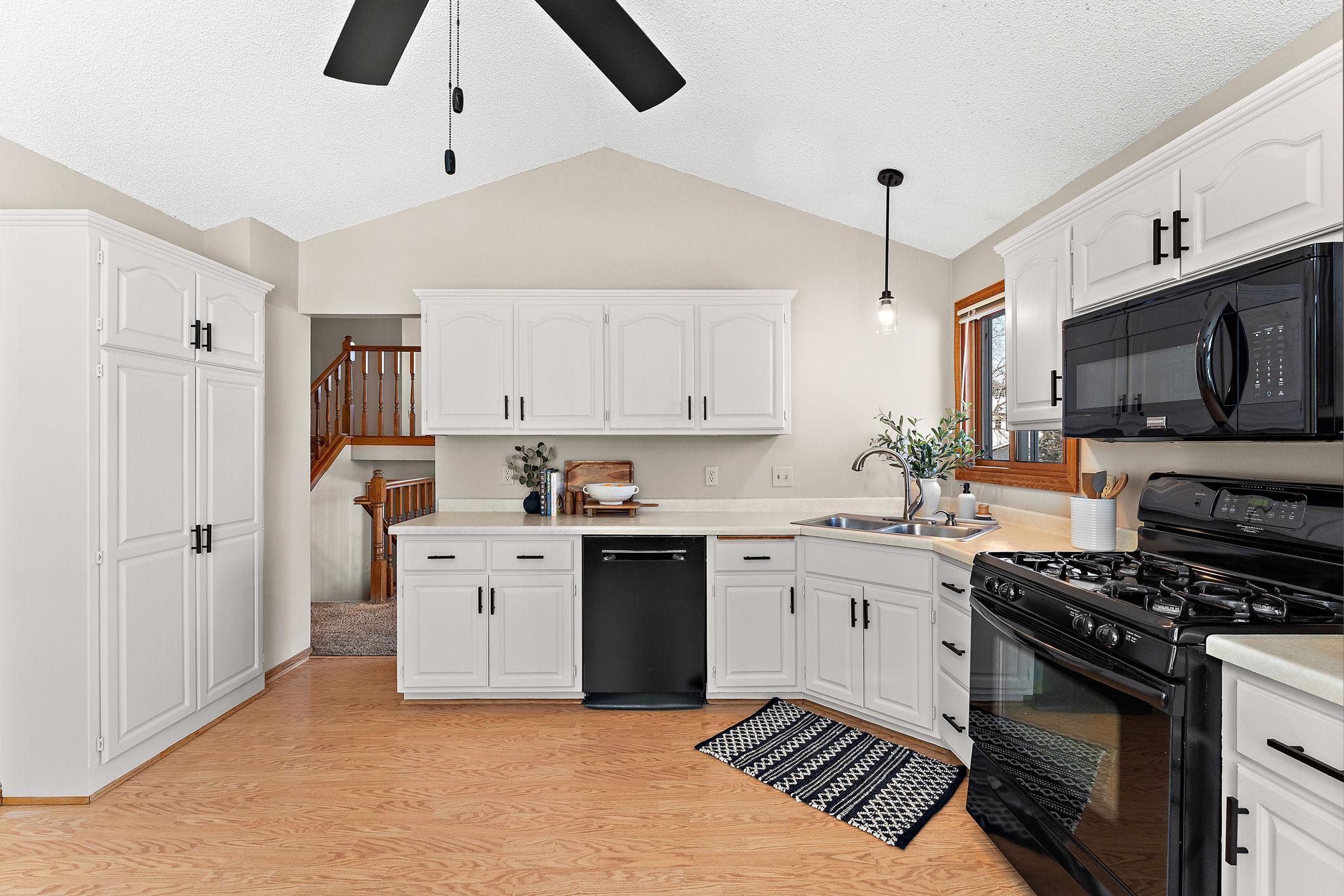 13168 Crocus Street Northwest Coon Rapids, MN 55448 - Photo 10 of 51