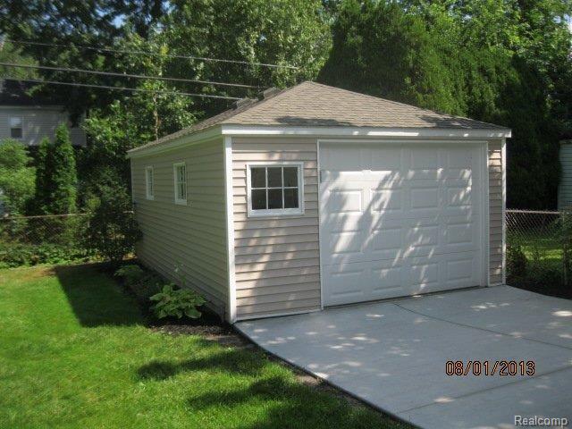 1336 Dorothea Road Berkley, MI 48072 - Photo 19 of 20 Garage.jpg