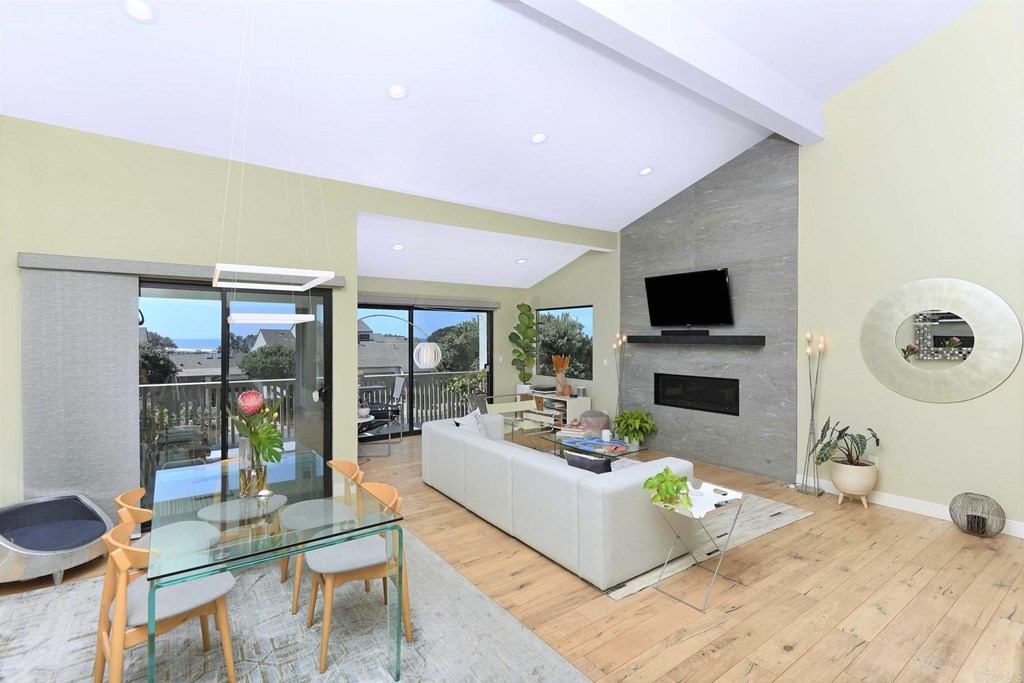 12941 Caminito En Flor Del Mar, CA 92014 - Photo 4 of 25