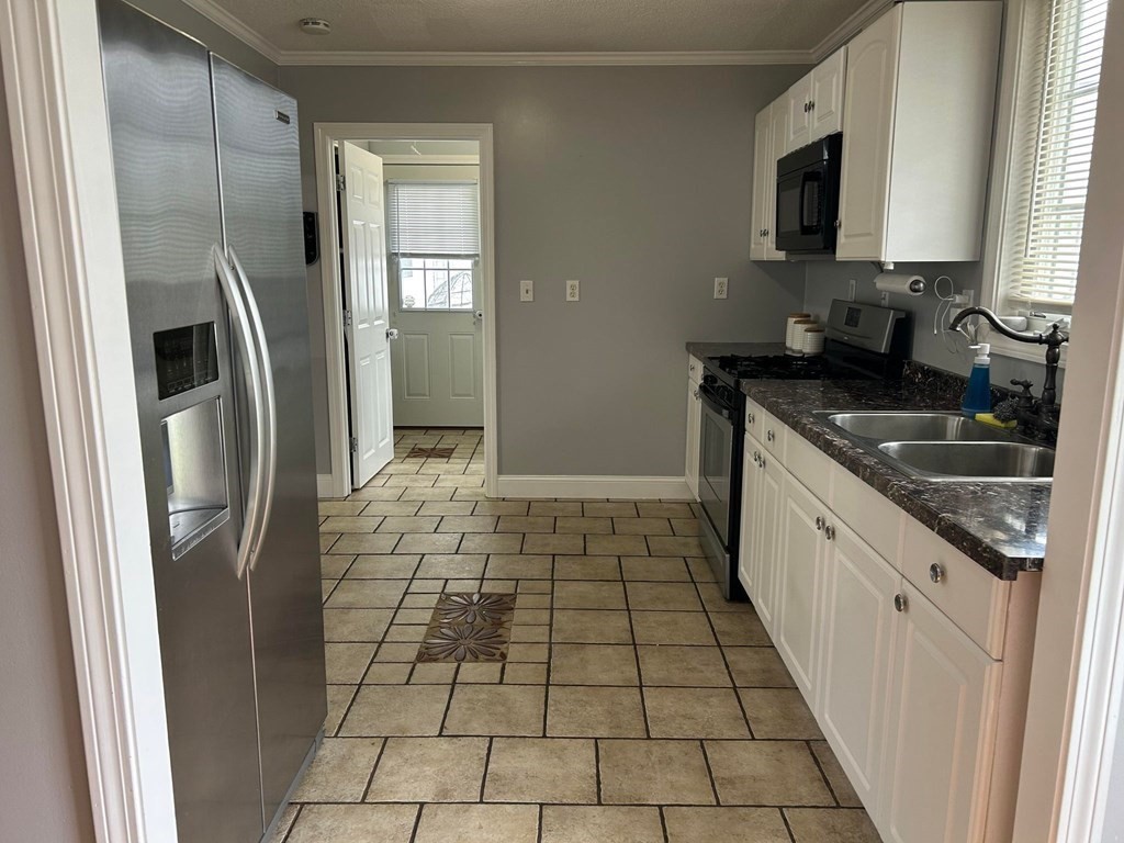 1715 Stafford Road Fall River, MA 02721 - Photo 7 of 20 Gallery Image 7