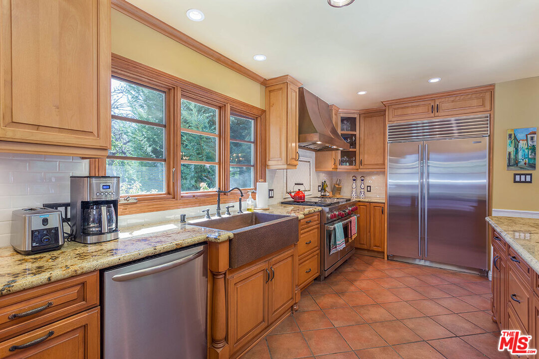 3423 Merrimac Road Los Angeles, CA 90049 - Photo 12 of 30 Gallery Image 12