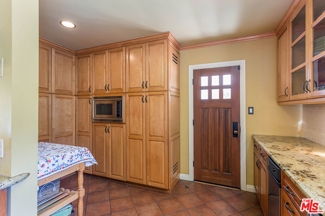 3423 Merrimac Road Los Angeles, CA 90049 - Photo 13 of 30 Gallery Image 13