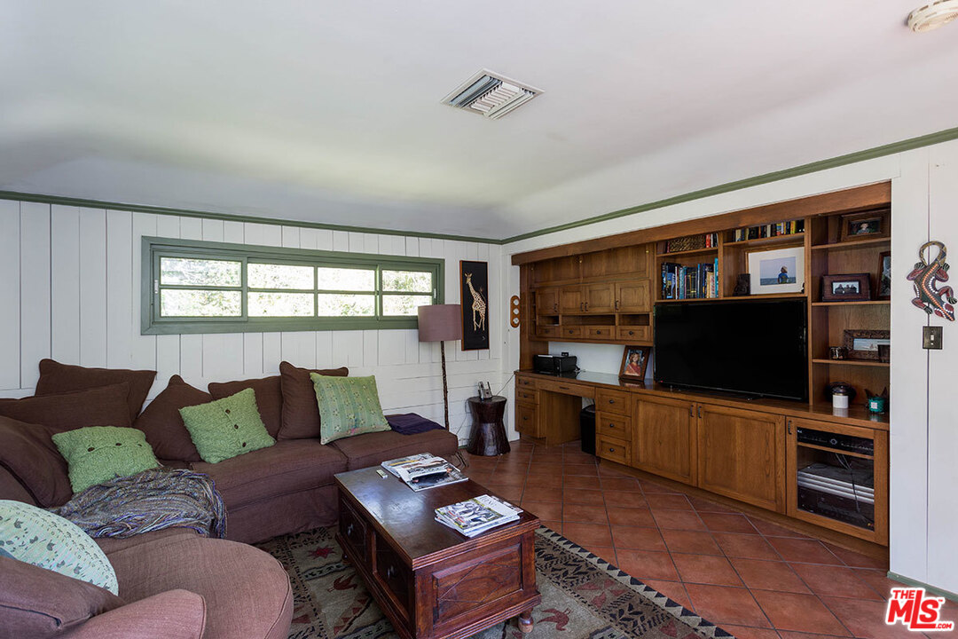 3423 Merrimac Road Los Angeles, CA 90049 - Photo 18 of 30 Gallery Image 18