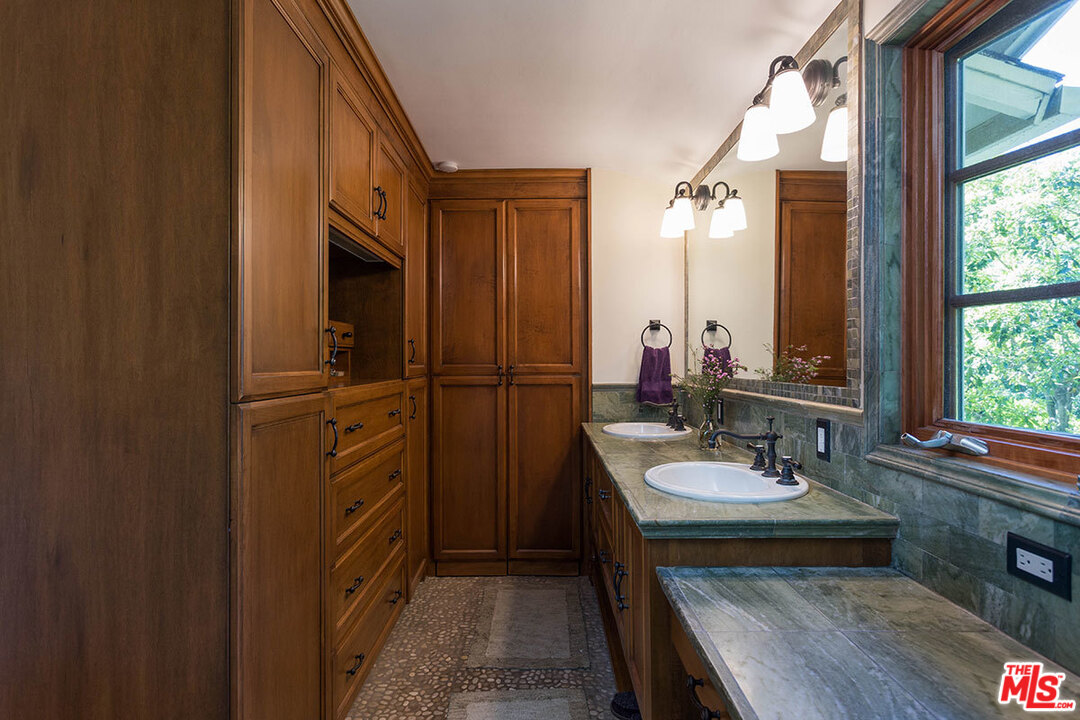 3423 Merrimac Road Los Angeles, CA 90049 - Photo 20 of 30 Gallery Image 20