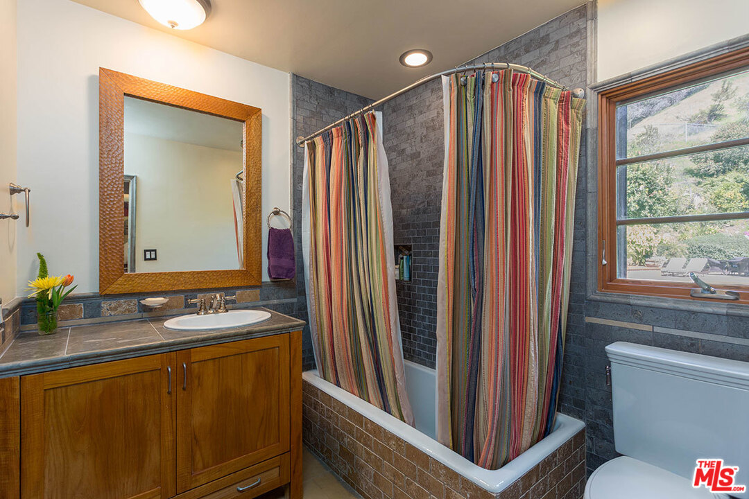 3423 Merrimac Road Los Angeles, CA 90049 - Photo 23 of 30 Gallery Image 23