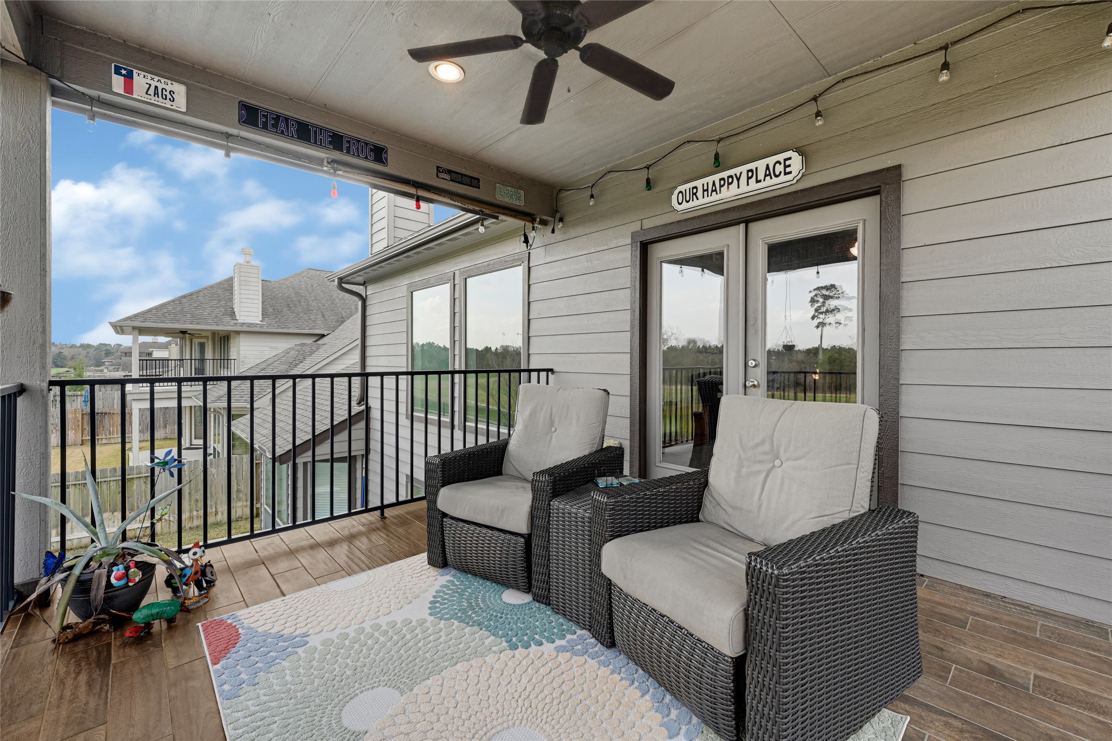 10319 Silver Shield Way Tomball, TX 77375 - Photo 37 of 46 a balcony with furniture