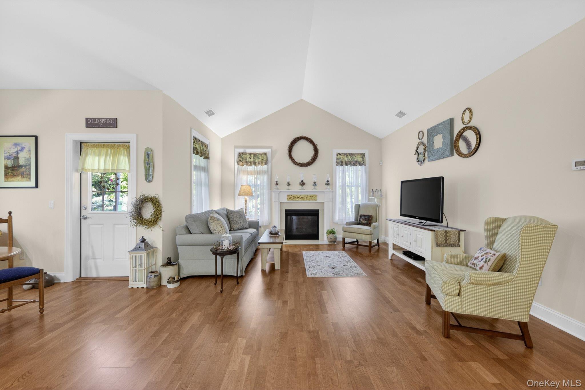 28 Yesterday Drive Cold Spring, NY 10516 - Photo 3 of 19