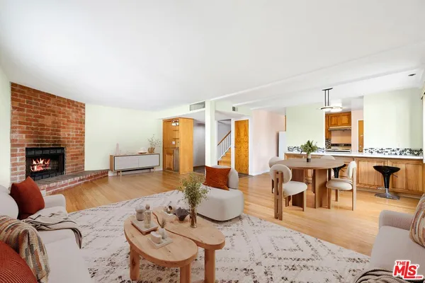 $1,195,000 | 2412 Ocean Avenue, Unit 2, Venice, CA 90291