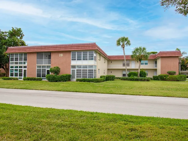 $1,600 | 28 Pine Arbor Lane, Unit 206, Vero Beach, FL 32962