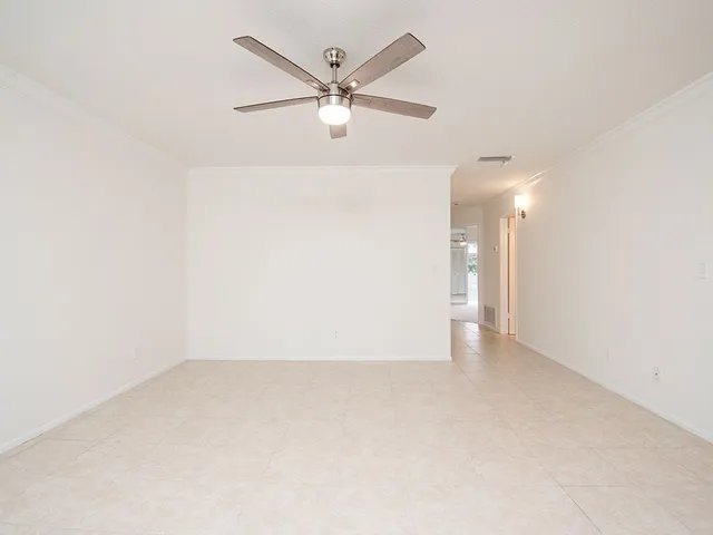 $1,600 | 28 Pine Arbor Lane, Unit 206, Vero Beach, FL 32962