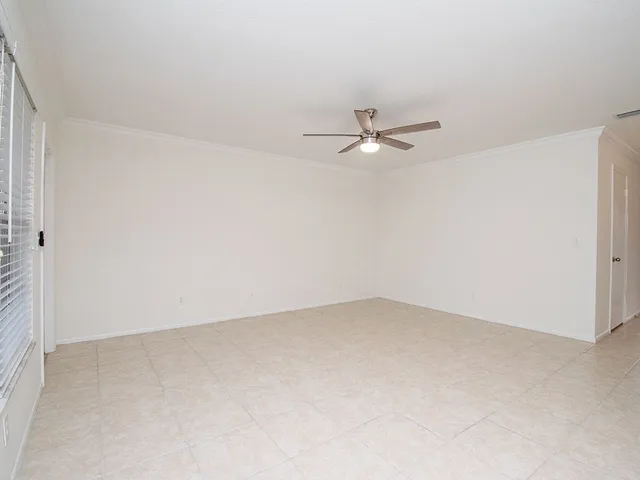 $1,600 | 28 Pine Arbor Lane, Unit 206, Vero Beach, FL 32962