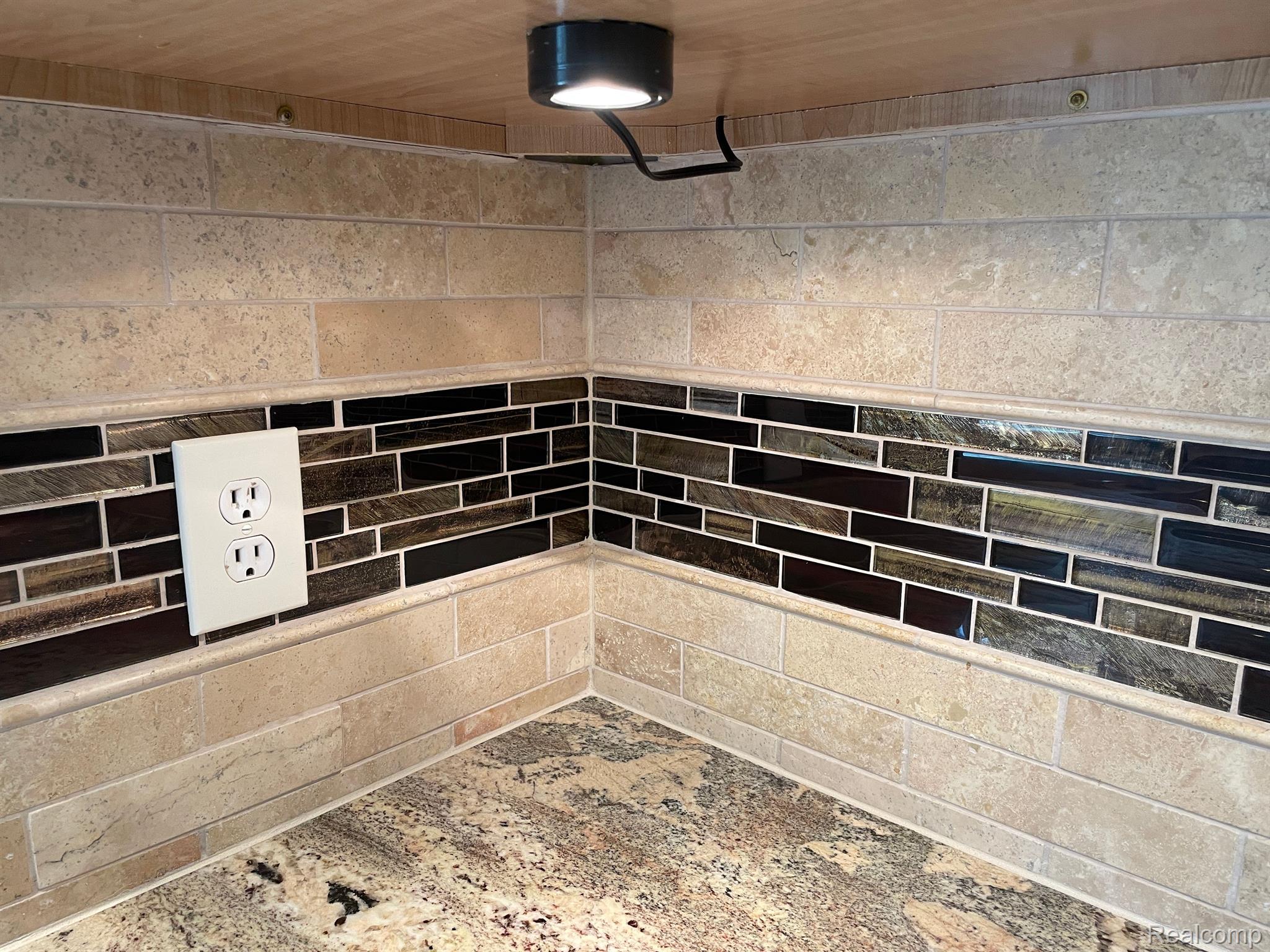 30 Eagle Ridge Road Lake Orion, MI 48360 - Photo 25 of 95 Under cabinet lighting