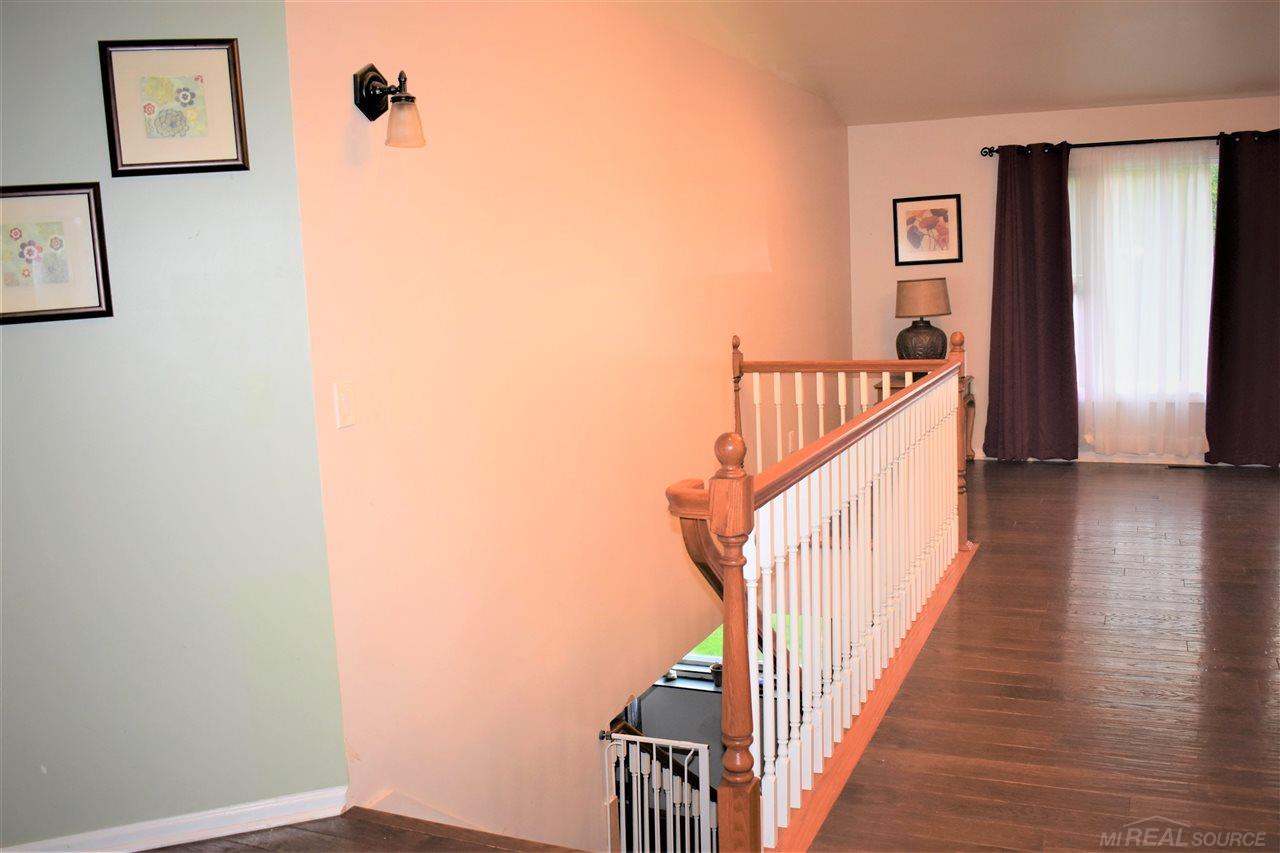 3924 Gregory Road Lake Orion, MI 48359 - Photo 16 of 45