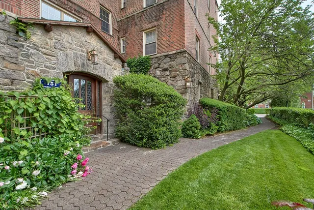 $225,000 | 151 Centre Avenue, Unit 5D, New Rochelle, NY 10805