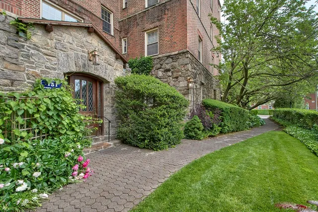 $225,000 | 151 Centre Avenue, Unit 5D, New Rochelle, NY 10805