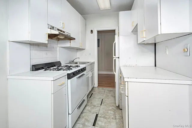 $225,000 | 151 Centre Avenue, Unit 5D, New Rochelle, NY 10805