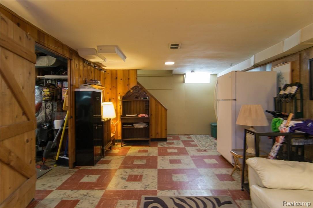1732 Prestwick Road Grosse Pointe, MI 48236 - Photo 31 of 46 DSC_0862.jpg