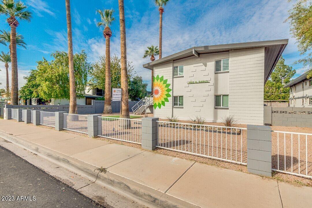402 West Earll Drive, Unit 6 Phoenix, AZ 85013 - Photo 3 of 23 HoGdQS-g