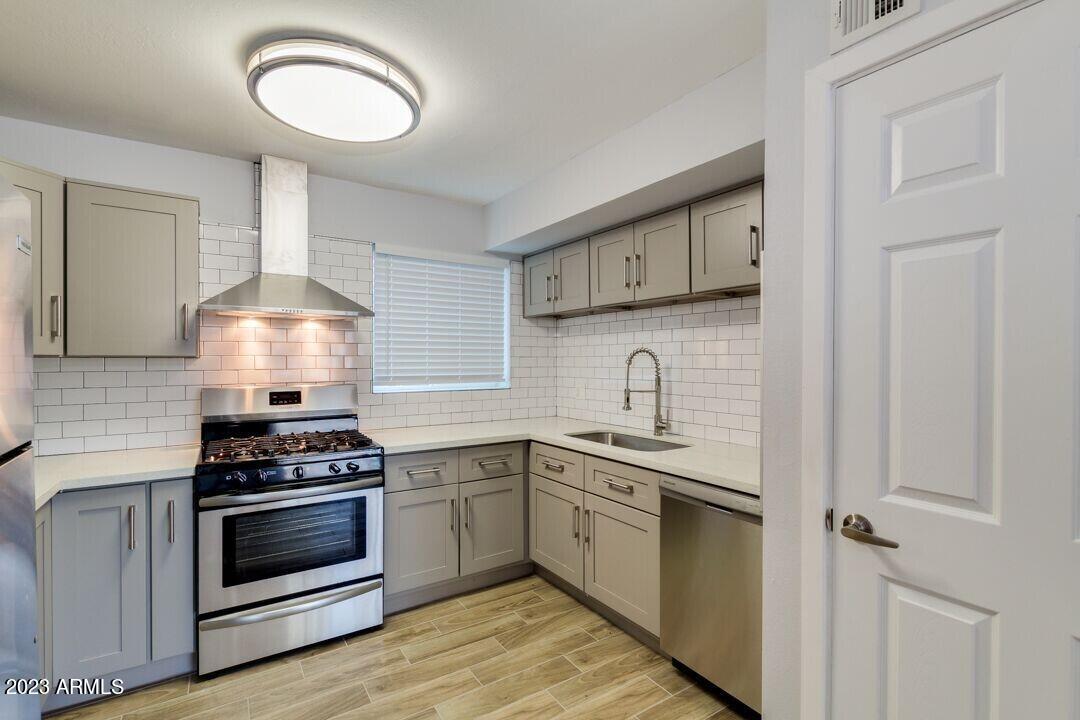 402 West Earll Drive, Unit 6 Phoenix, AZ 85013 - Photo 7 of 23 sEKHxCyQ