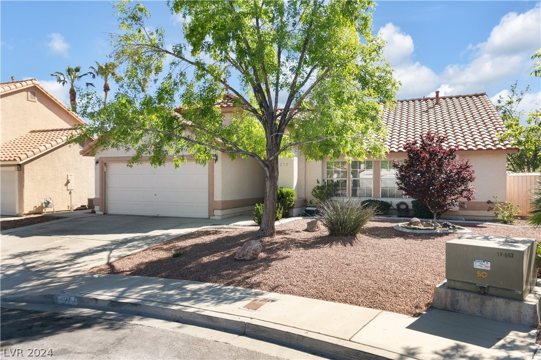 212 Pocahontas Court Henderson, NV 89074 - Photo 3 of 28 front right