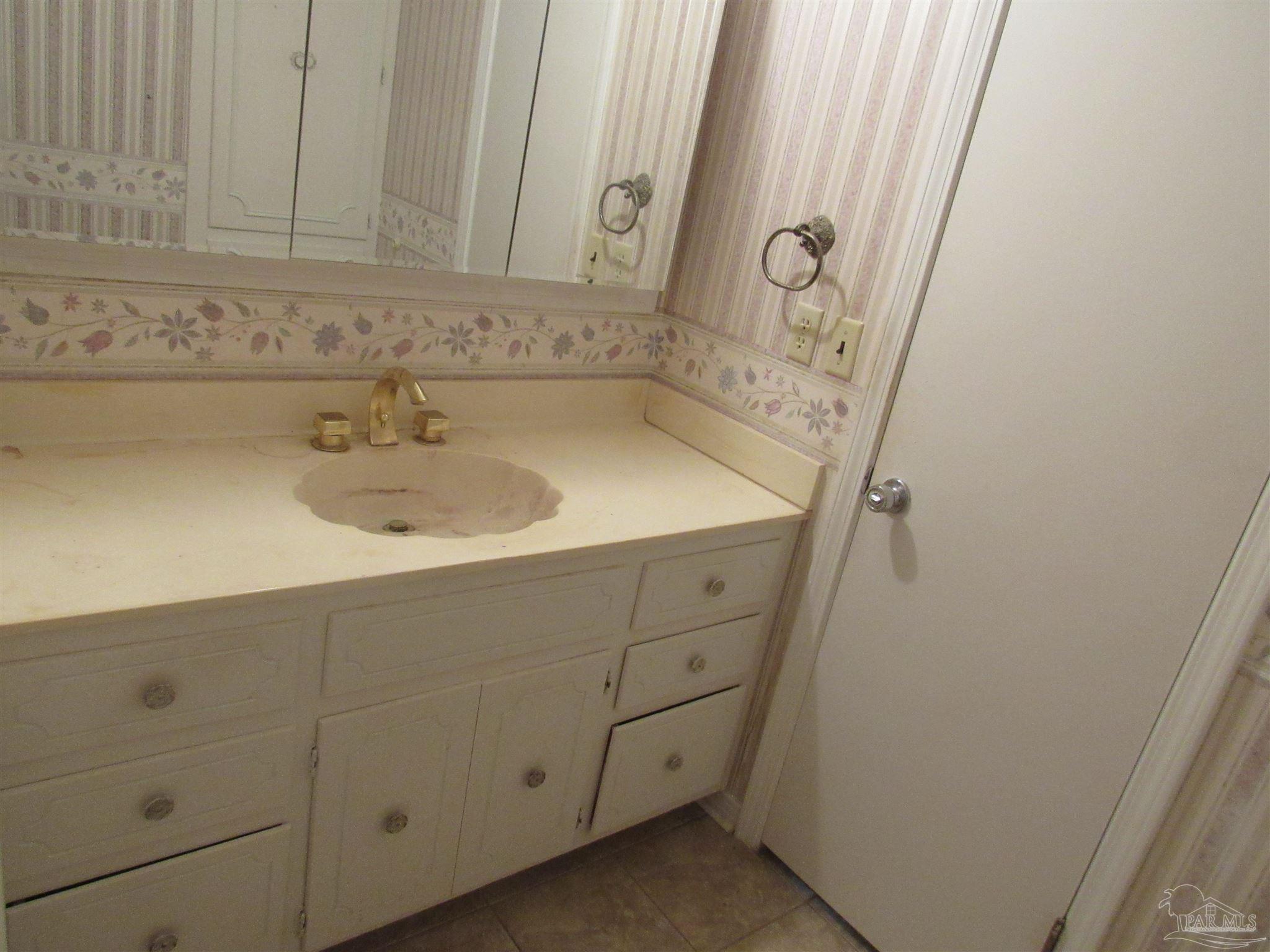 1025 Farmington Road Pensacola, FL 32504 - Photo 17 of 20 Gallery Image 17