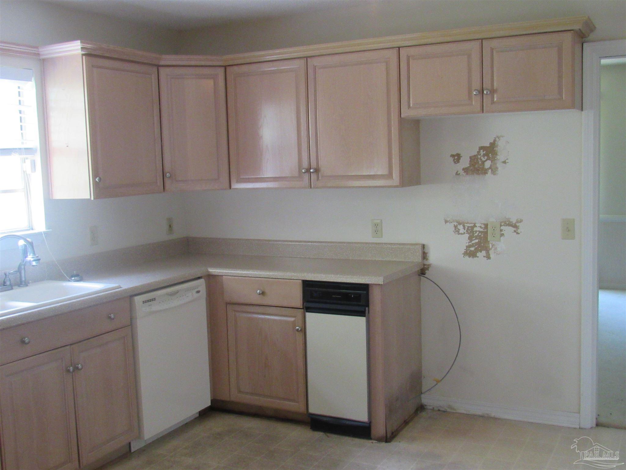1025 Farmington Road Pensacola, FL 32504 - Photo 6 of 20 Gallery Image 6