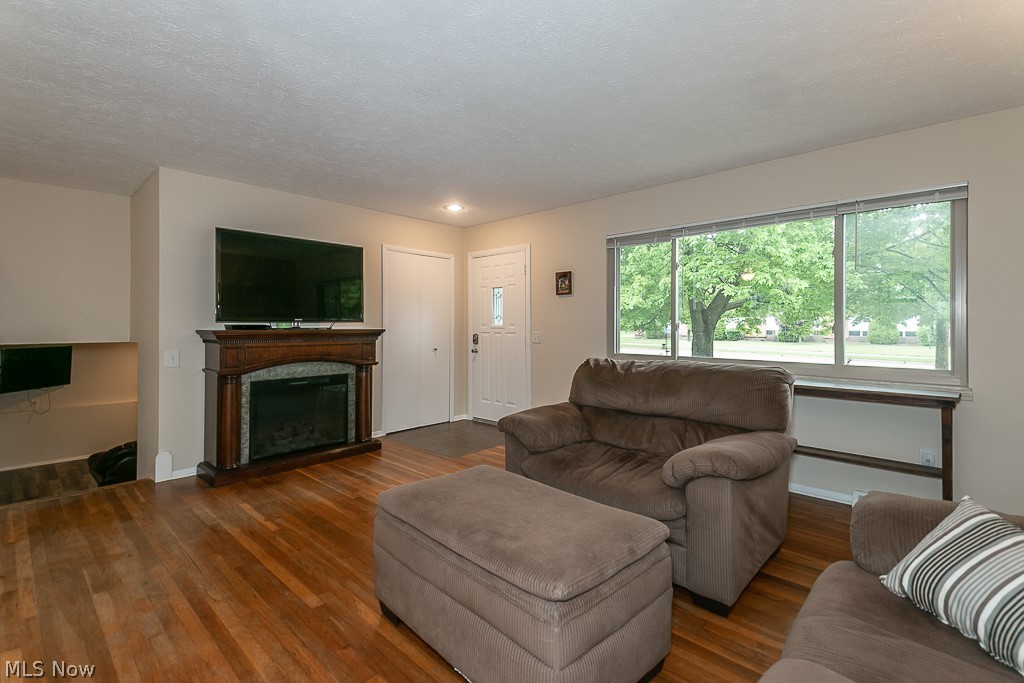 6179 Reynolds Road Mentor, OH 44060 - Photo 5 of 29 Gallery Image 5