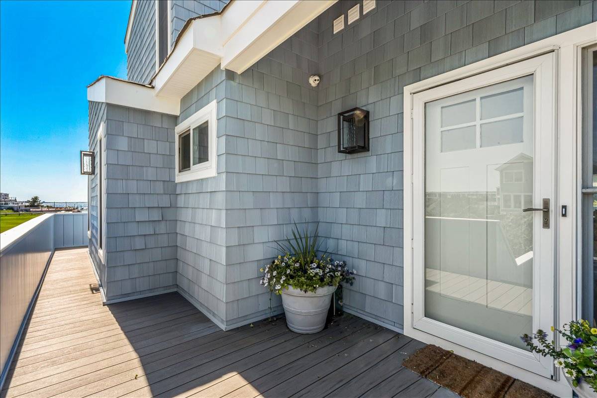 556 Dune Road Westhampton, NY 11978 - Photo 4 of 31