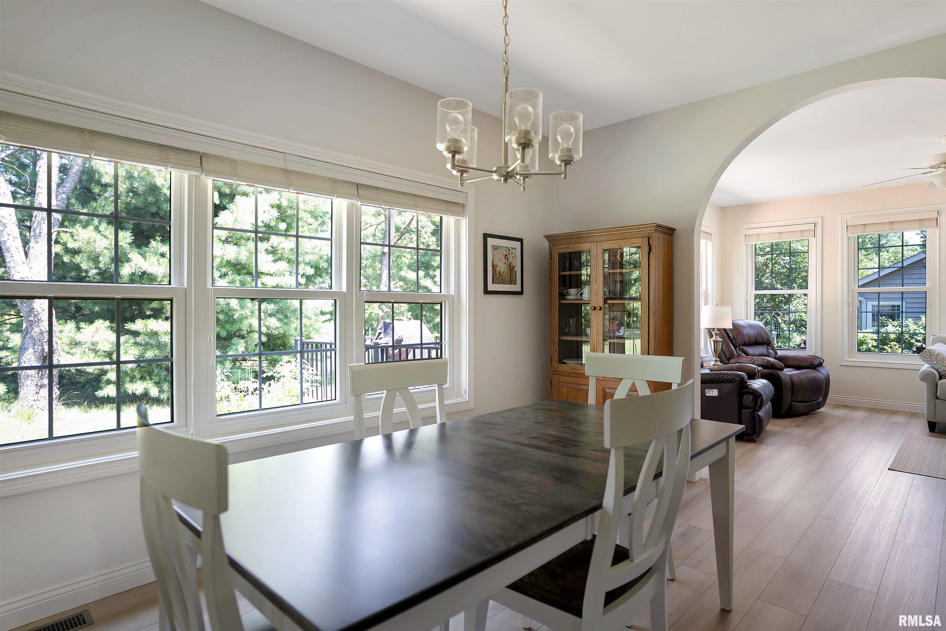 1842 Kern Road Washington, IL 61571 - Photo 12 of 51 Gallery Image 12