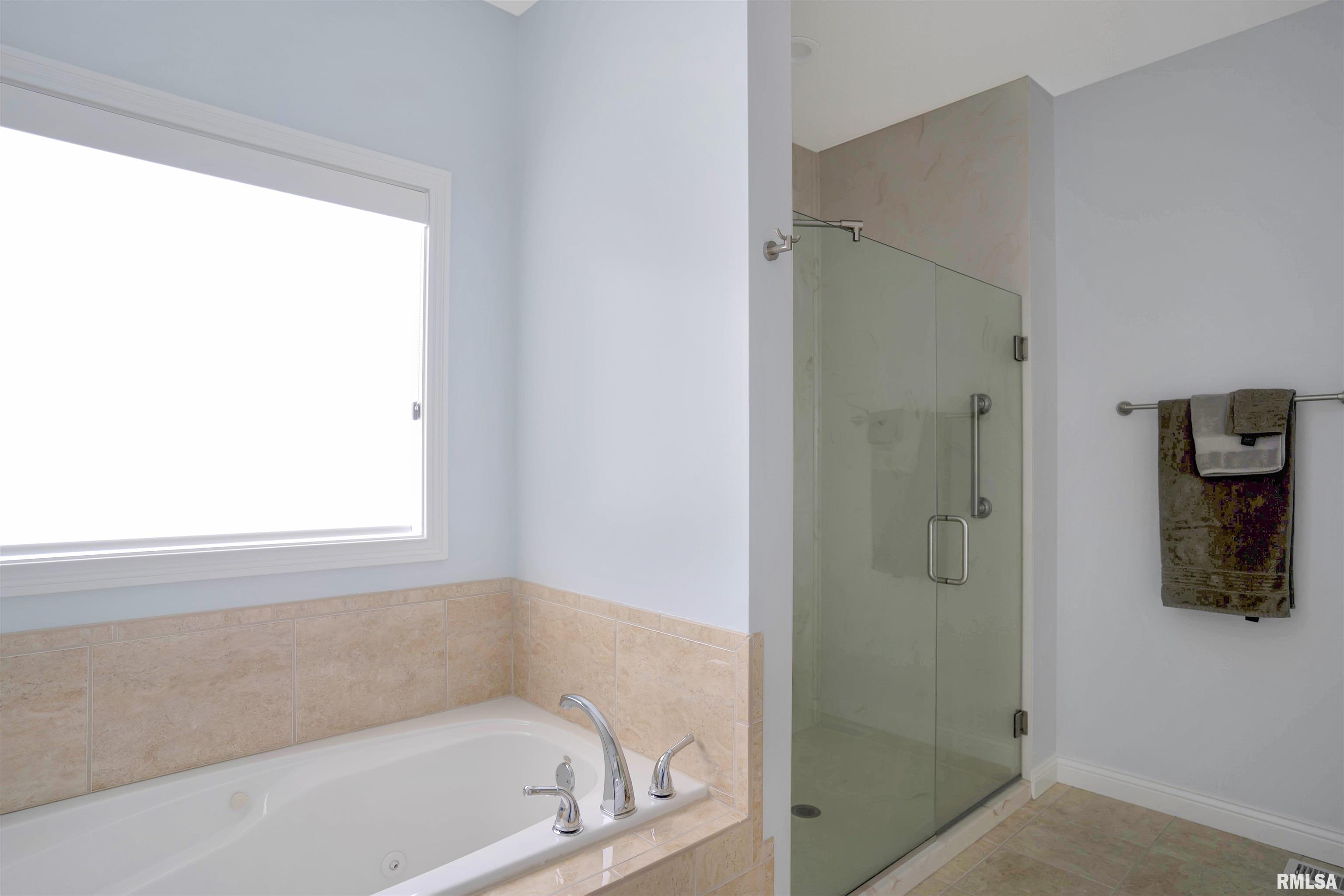 1842 Kern Road Washington, IL 61571 - Photo 23 of 51 Gallery Image 23