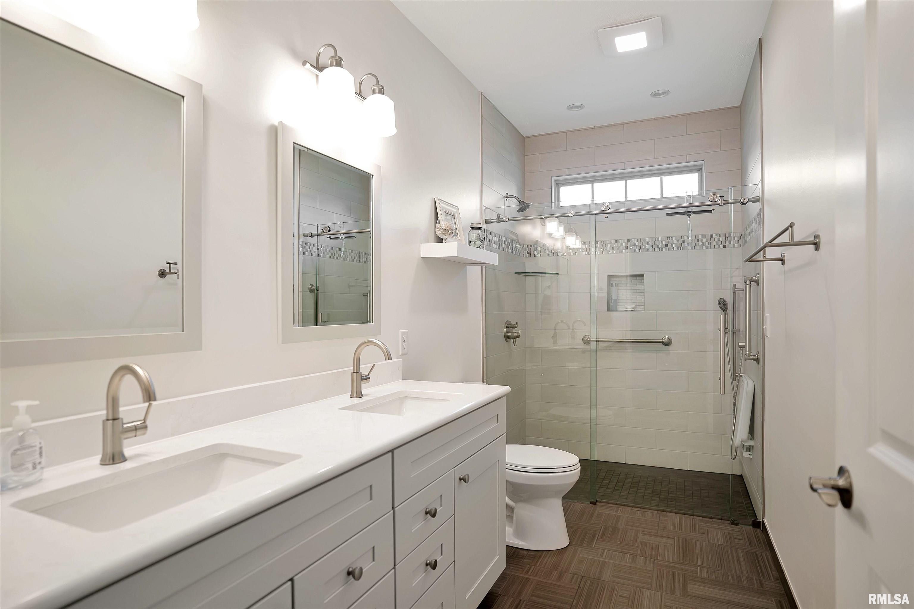 1842 Kern Road Washington, IL 61571 - Photo 27 of 51 Gallery Image 27