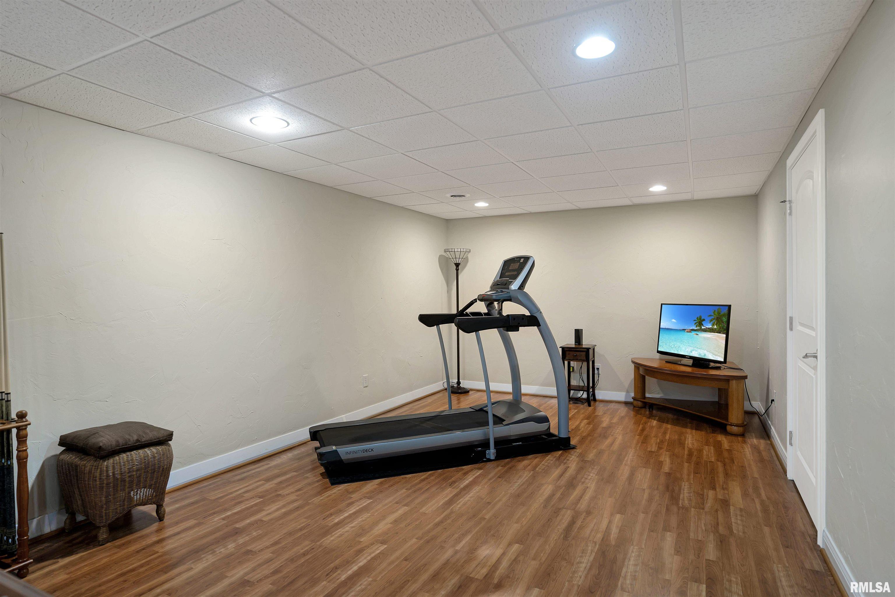 1842 Kern Road Washington, IL 61571 - Photo 35 of 51 Gallery Image 35