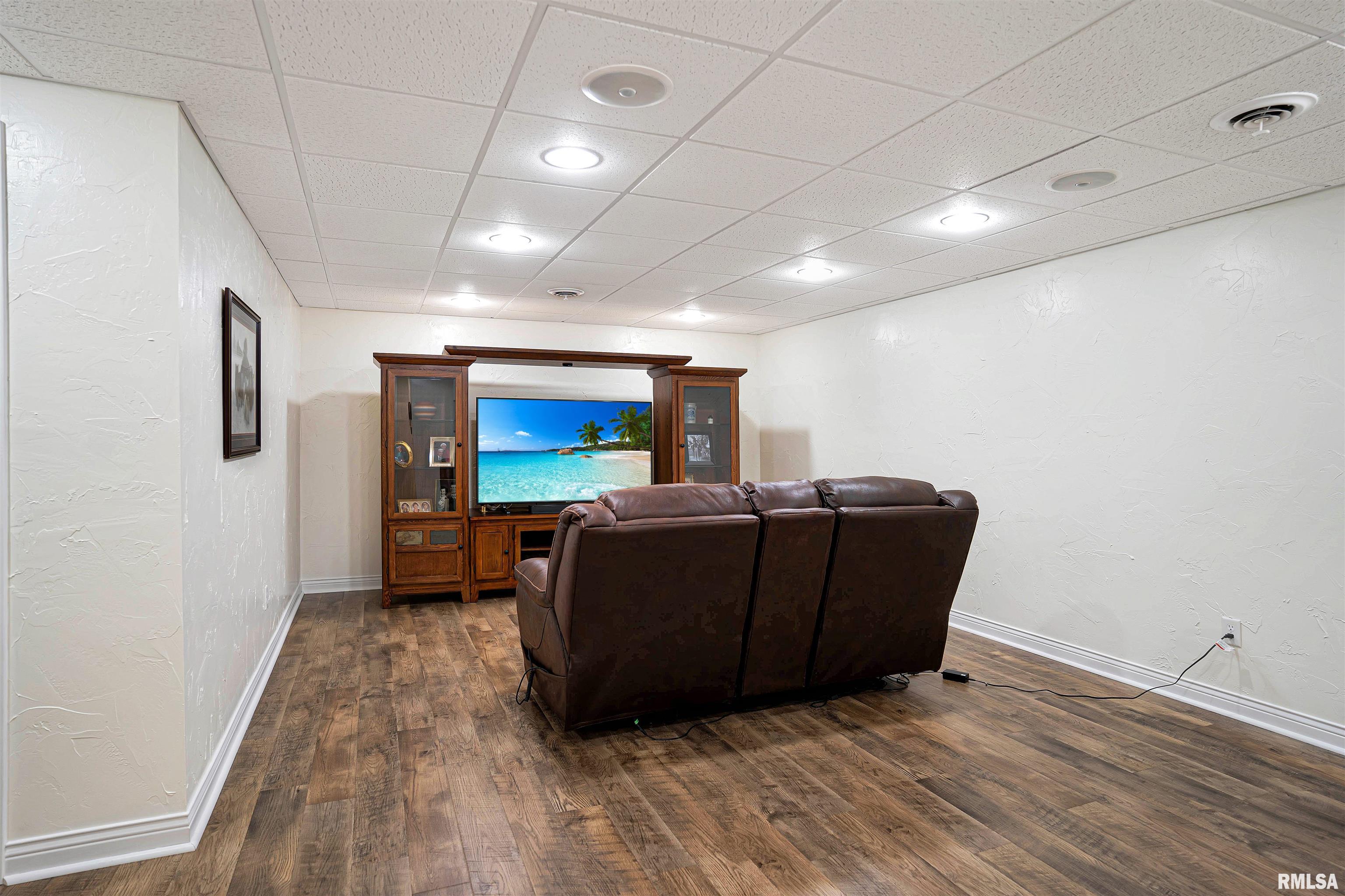 1842 Kern Road Washington, IL 61571 - Photo 40 of 51 Gallery Image 40