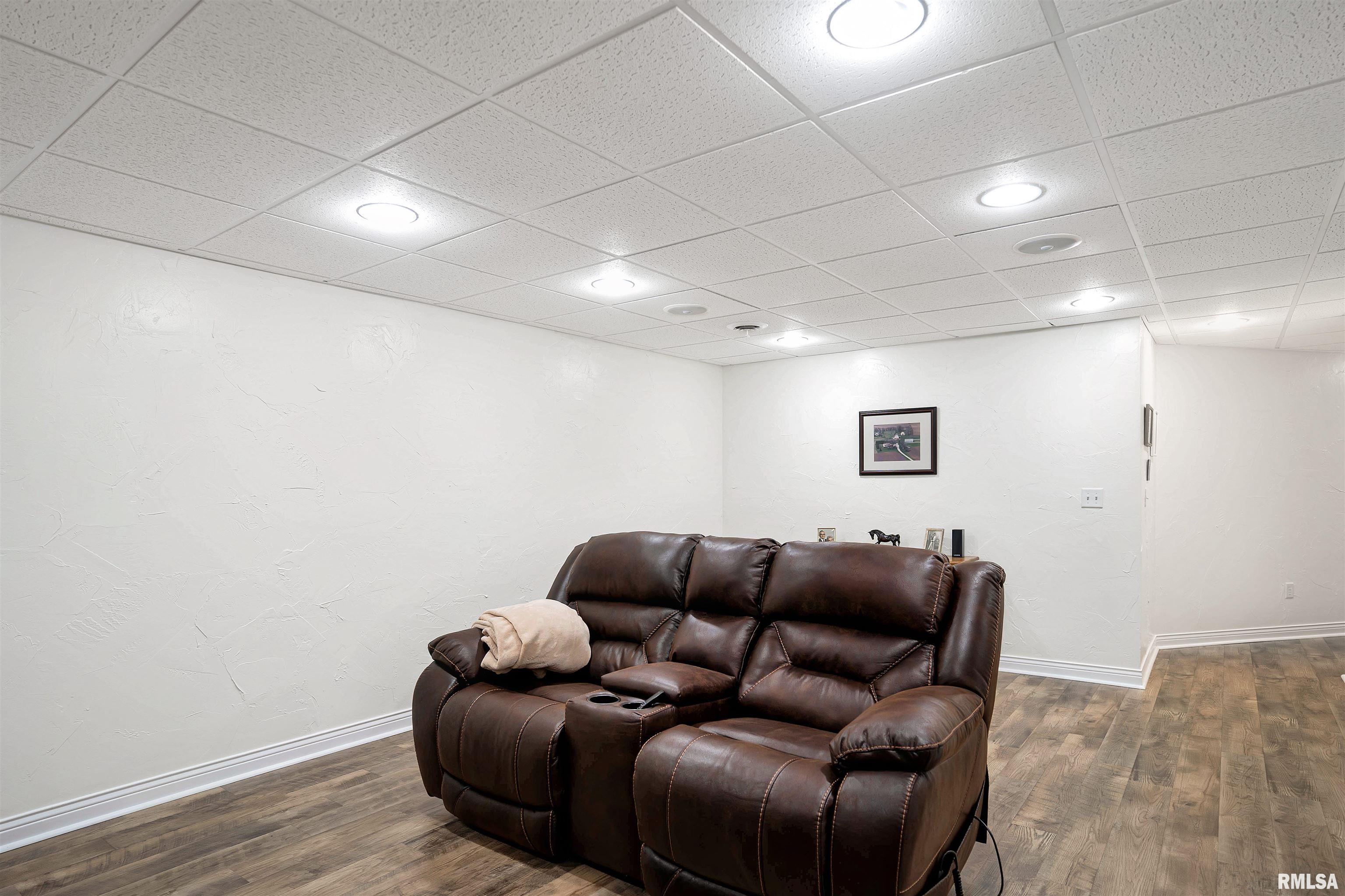 1842 Kern Road Washington, IL 61571 - Photo 42 of 51 Gallery Image 42