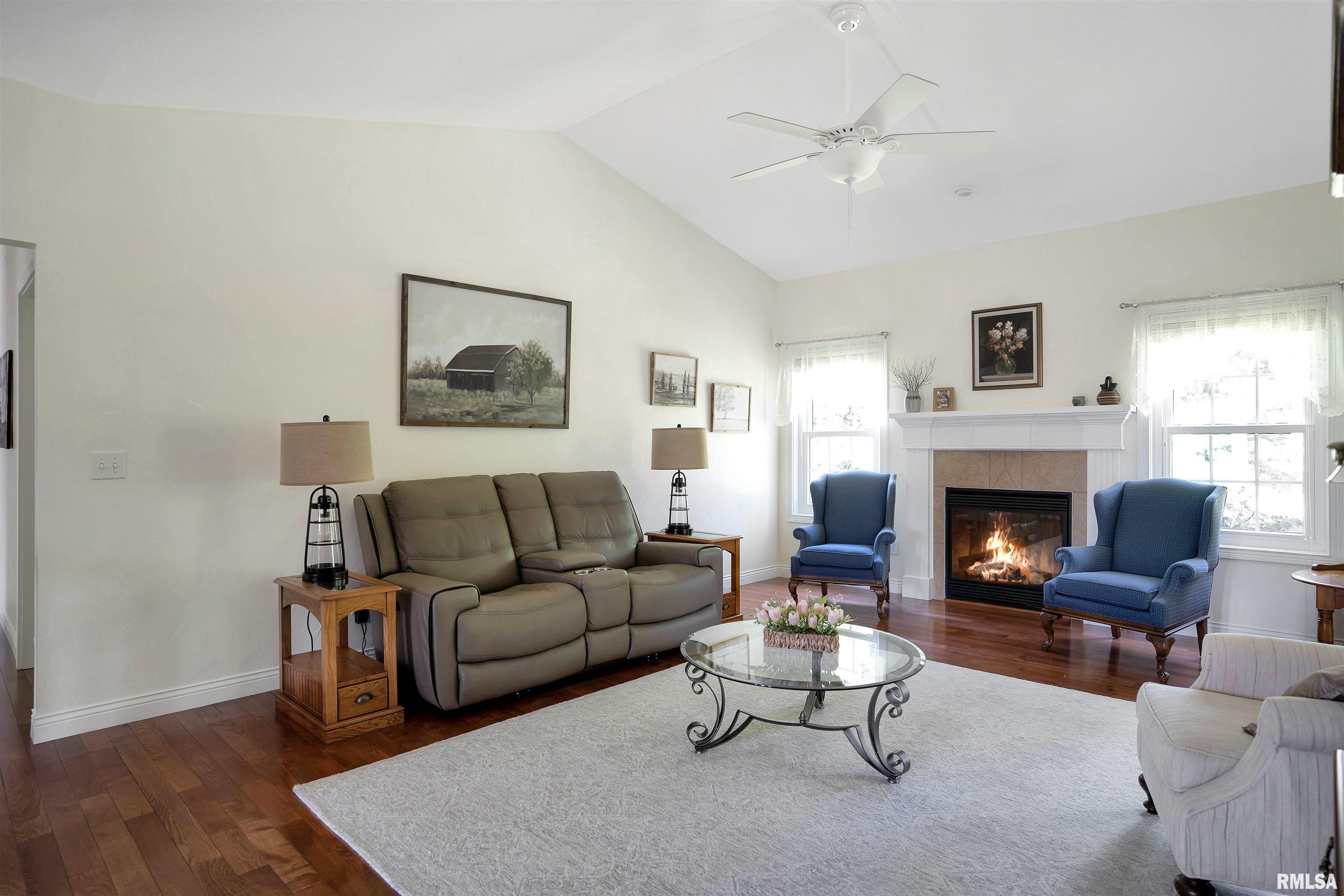 1842 Kern Road Washington, IL 61571 - Photo 5 of 51 Gallery Image 5