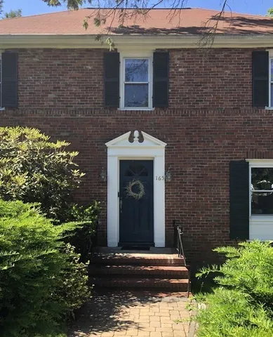 $9,000 | 165 Longwood Avenue, Brookline, MA 02446