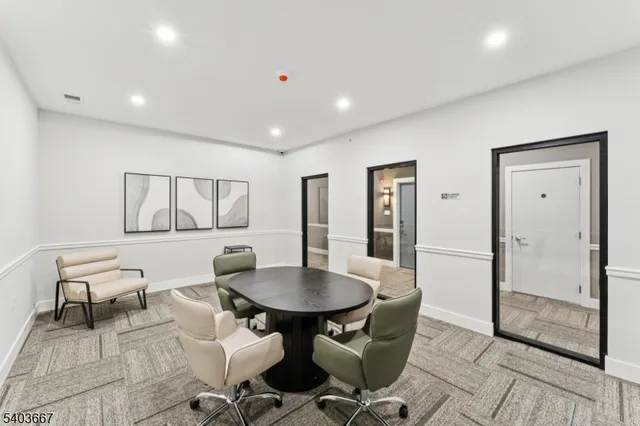 $3,750 | 140 West Webster Avenue, Unit 228, Roselle Park, NJ 07204