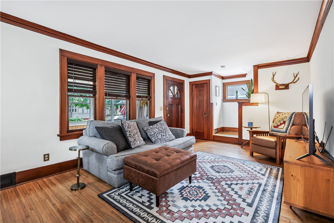 289 Wisconsin Street Rochester, NY 14609 - Photo 9 of 49