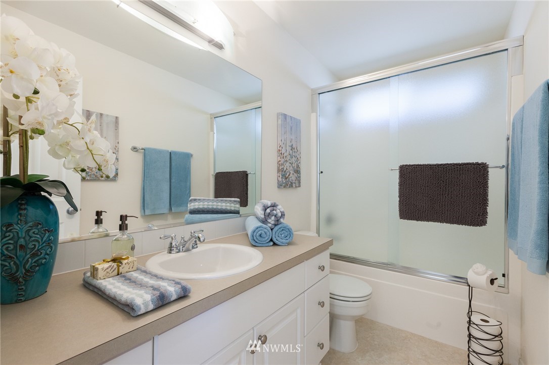 4130 Northeast 27th Place Renton, WA 98059 - Photo 22 of 24