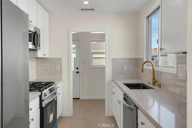 $915,000 | 2729 Greentop Street, Lakewood, CA 90712