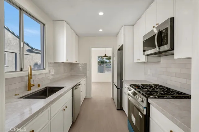 $915,000 | 2729 Greentop Street, Lakewood, CA 90712