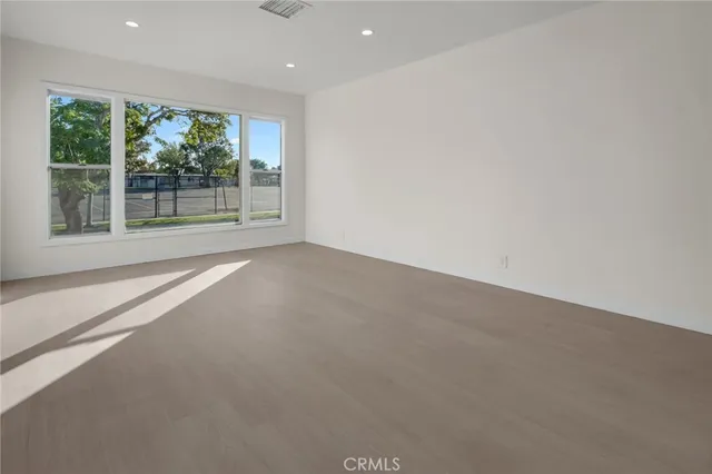 $915,000 | 2729 Greentop Street, Lakewood, CA 90712