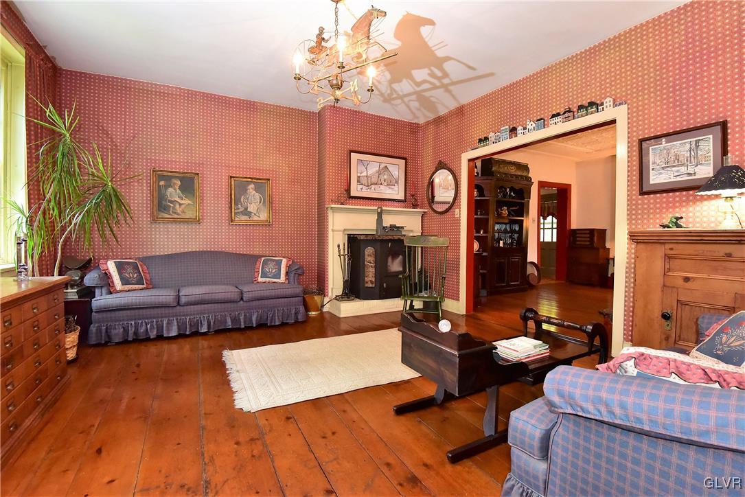 482 Mickley Road Whitehall, PA 18052 - Photo 4 of 40 Gallery Image 4