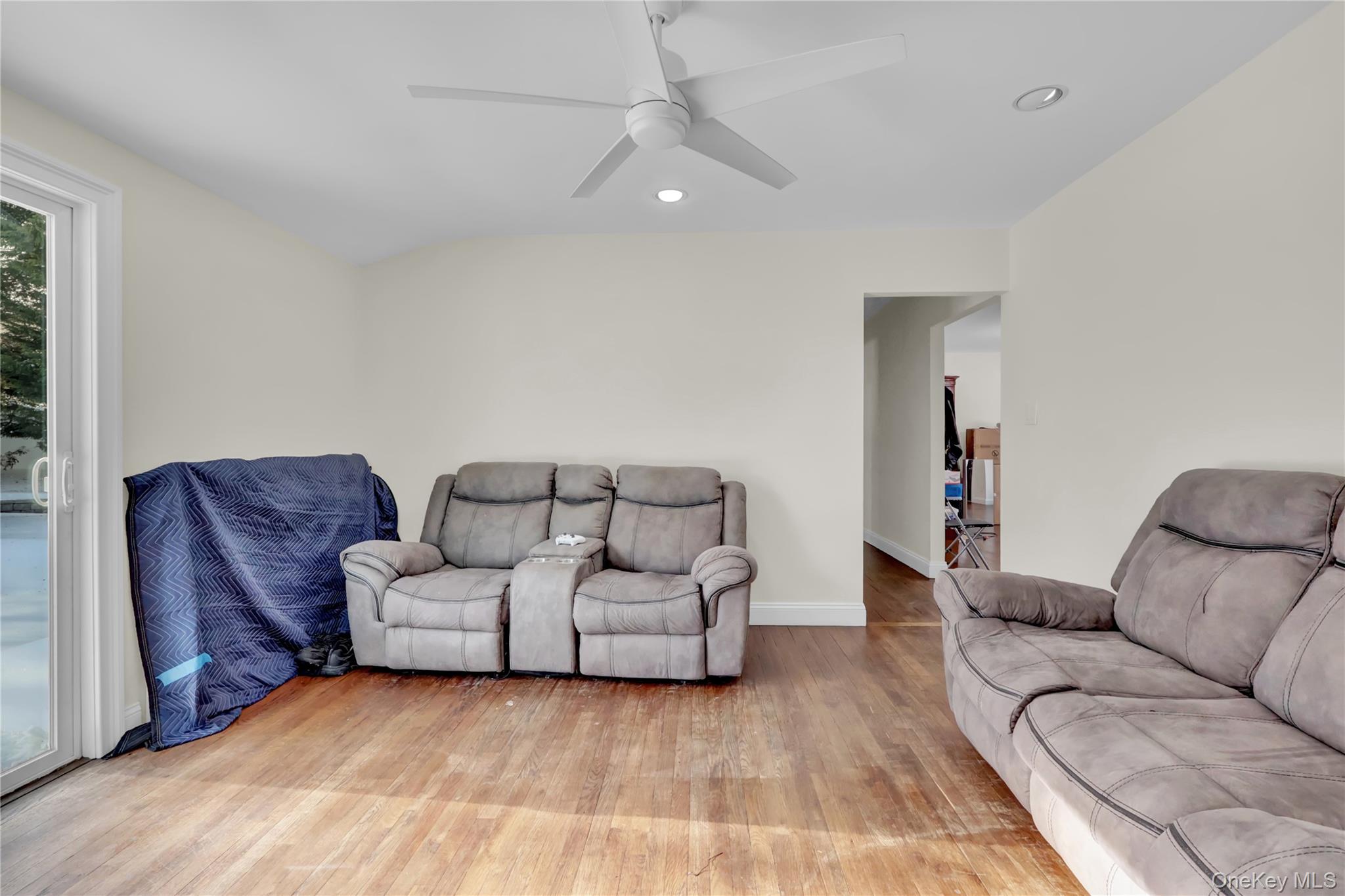 4 Halliday Road Coram, NY 11727 - Photo 11 of 28