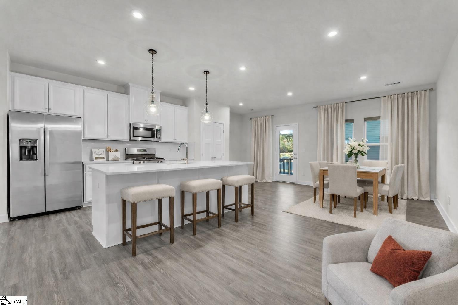 113 Rollins Avenue Greenville, SC 29607 - Photo 2 of 18